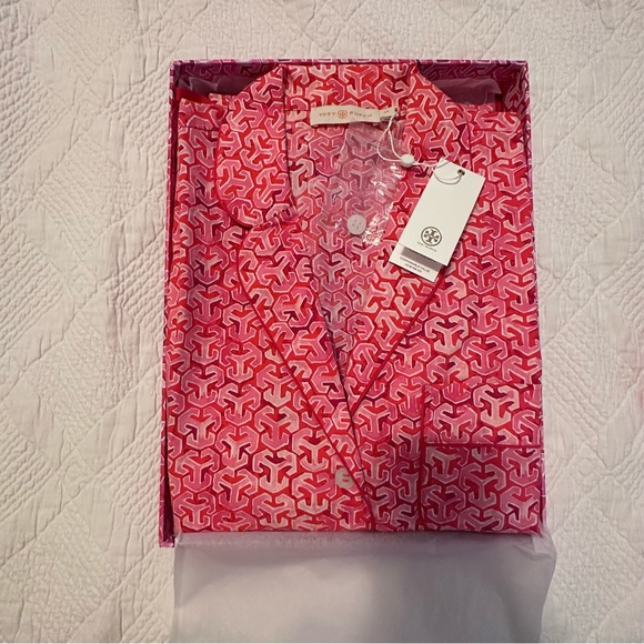 Tory Burch Long Sleeve Pajamas with Gift Box - Picture 7 of 11
